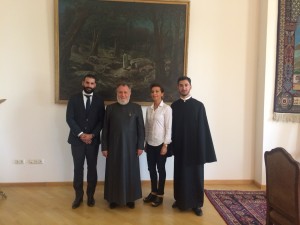 Garo Konstantinidis Lotikyan, Su Santidad Karekin II, Nadya Lotikyan y Reverendo Padre Sipan Gevorgyan